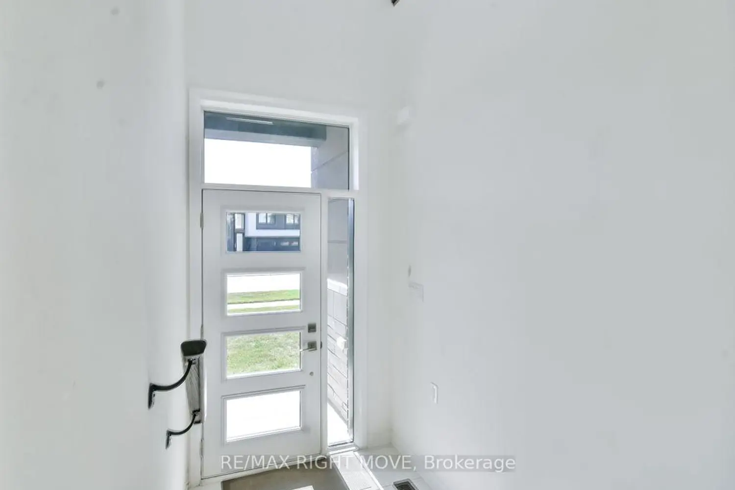3721 Quayside Drive photo 2
