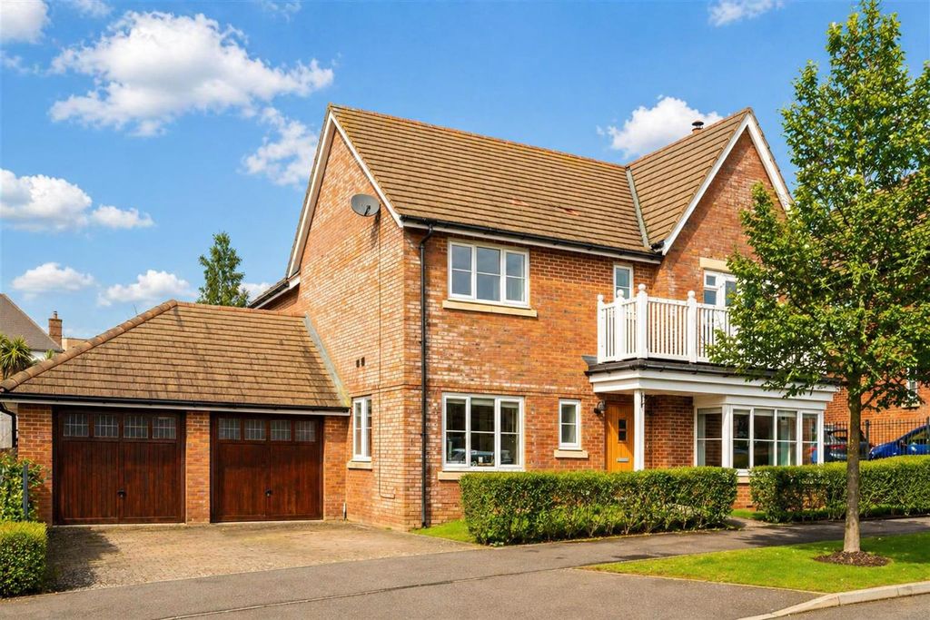 4 bed detached house for saleRocky Drive, Haywards Heath RH16