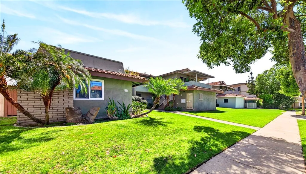 1918 E Del Mar Ave, Orange, CA 92865 photo 2