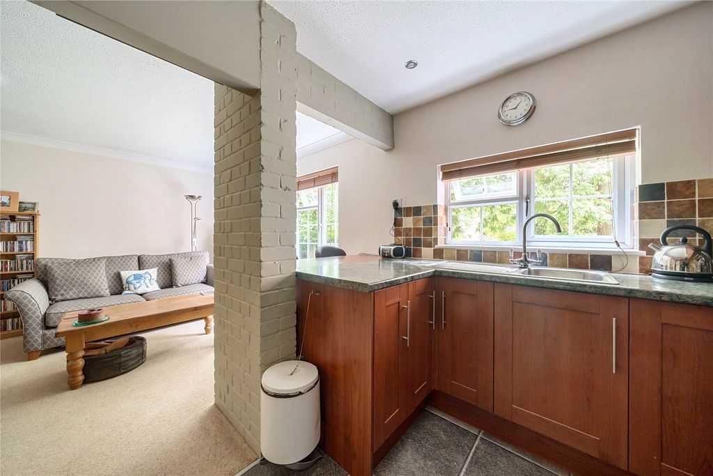 Additional image 11 of 1 bed flat for saleHindhead, Surrey GU26