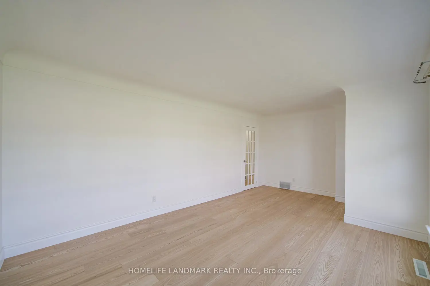 95 Jacobson Avenue photo 2