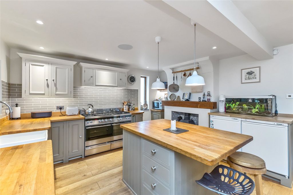 Additional image 11 of 3 bed detached house for saleHindhead, Surrey GU26
