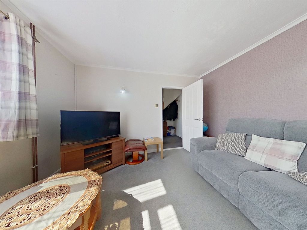 3 bed terraced house for saleCourtauld Close, Halstead, Essex CO9 photo 5