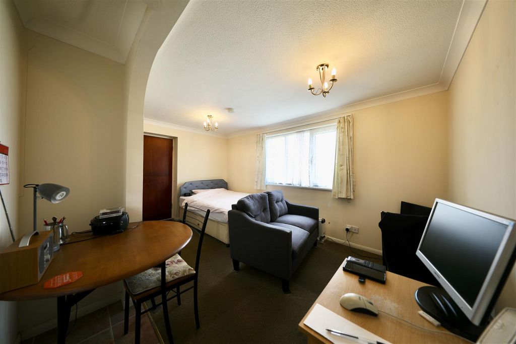 Additional image 2 of 1 bed flat for saleMaplewood Avenue, Hull HU5