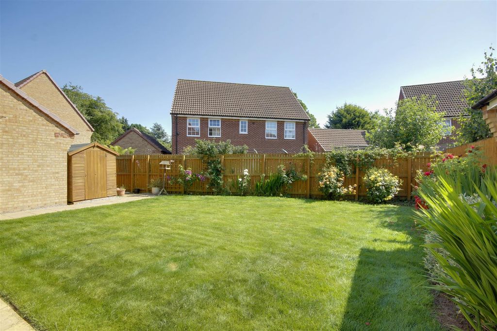 Additional image 3 of 4 bed detached house for saleField View Drive, Hessle HU13