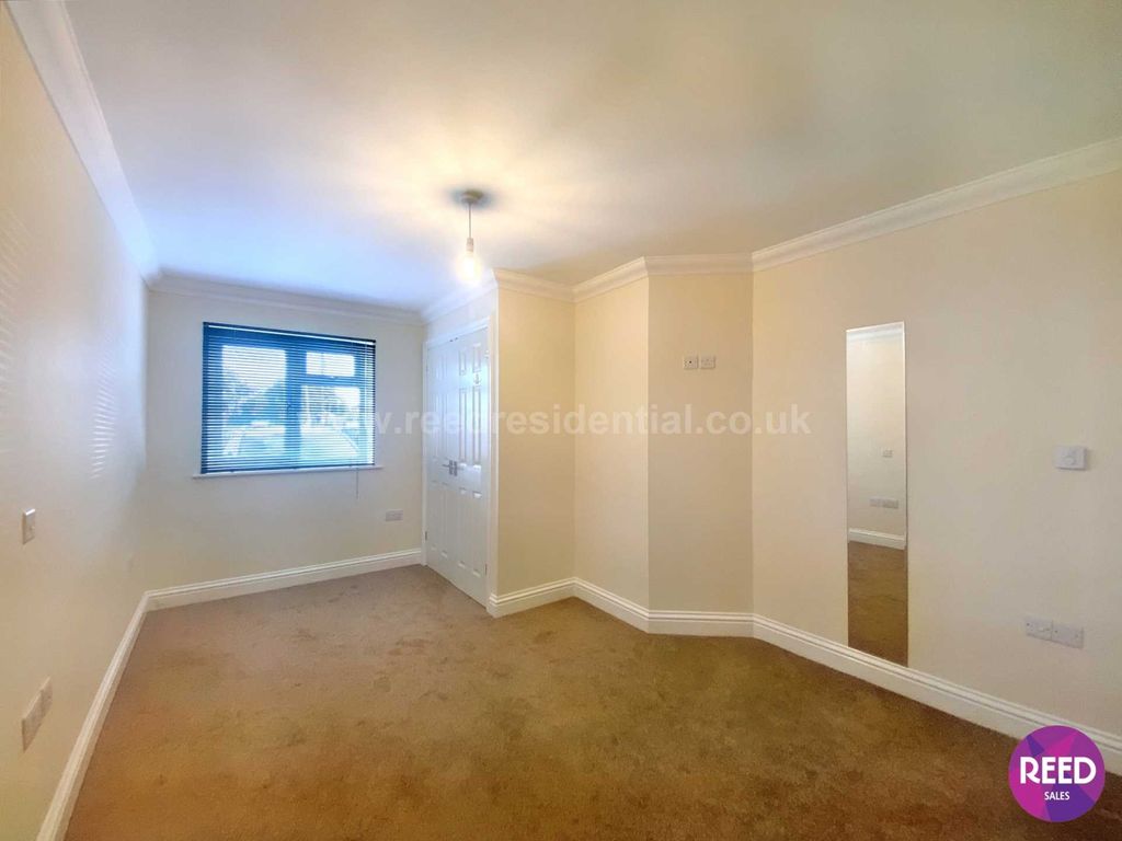 Additional image 8 of 2 bed flat for saleRiverbreeze Court, Ferry Road, Hullbridge SS5