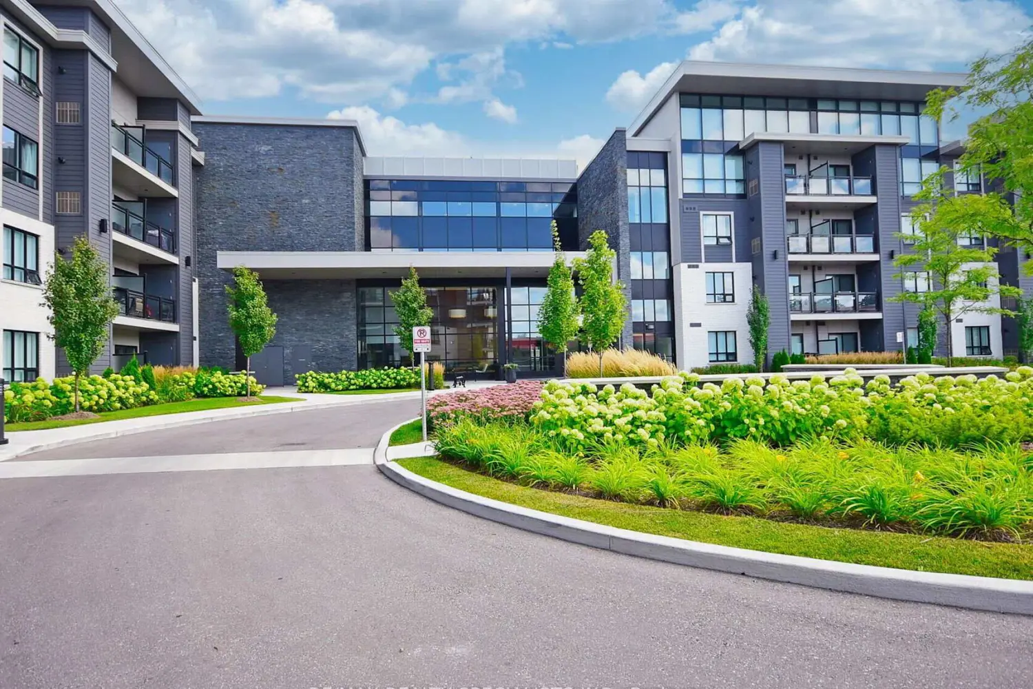 3170 Erin Mills Parkway 131 photo 2