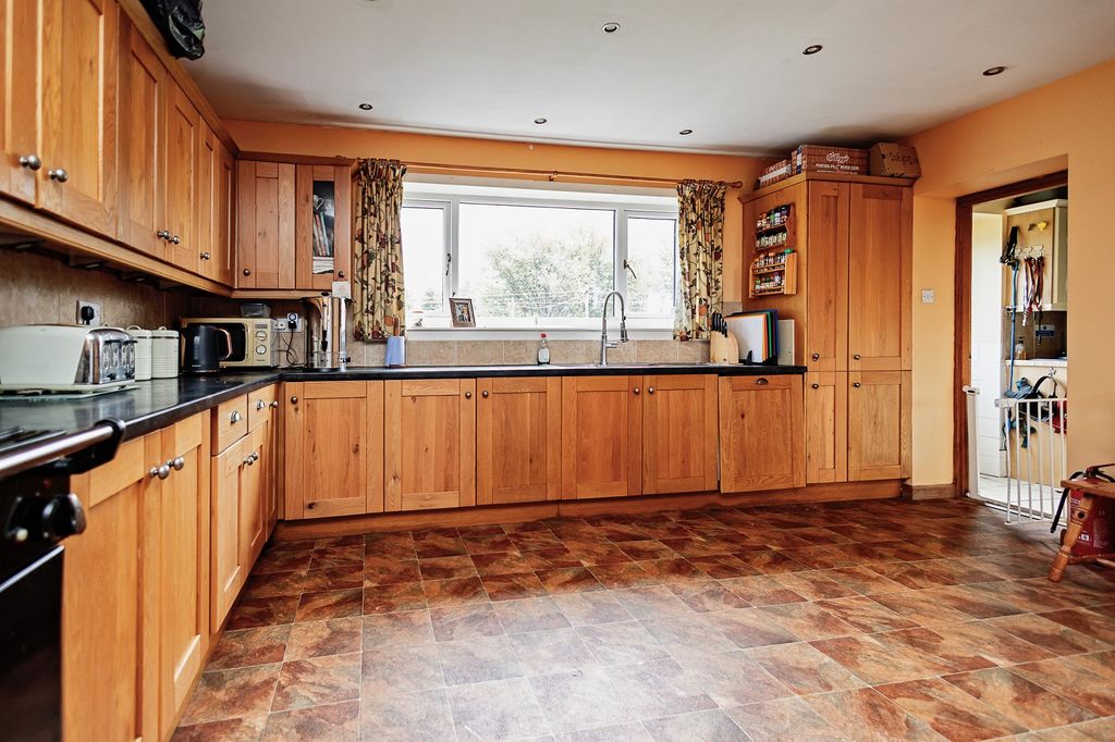 Additional image 5 of 9 bed detached house for saleHawthorns B&B, Mey, Thurso, Highland. KW14