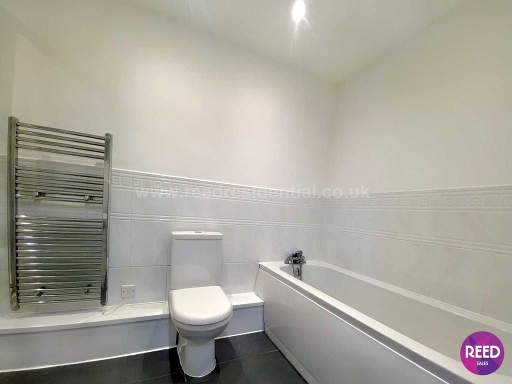Additional image 6 of 2 bed flat for saleRiverbreeze Court, Ferry Road, Hullbridge SS5