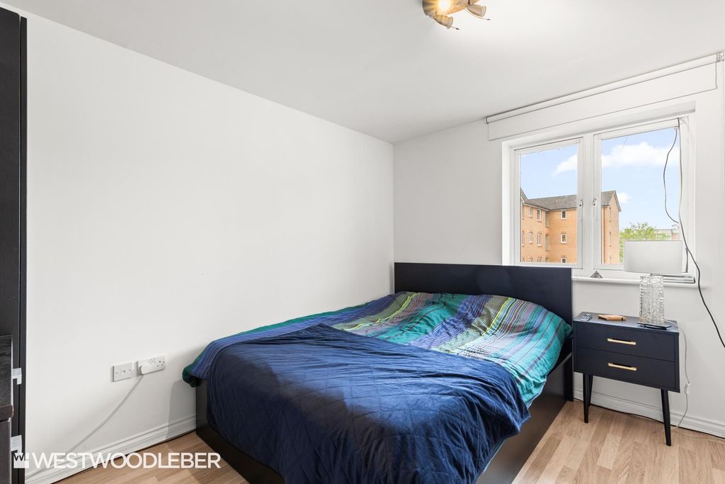 Additional image 6 of 2 bed flat for saleTaverners Way, Hoddesdon EN11