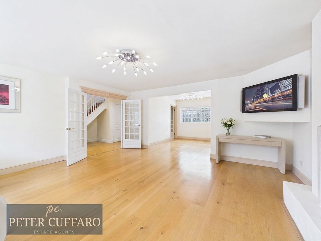 Additional image 7 of 4 bed detached house for saleWare Road, Hoddesdon EN11