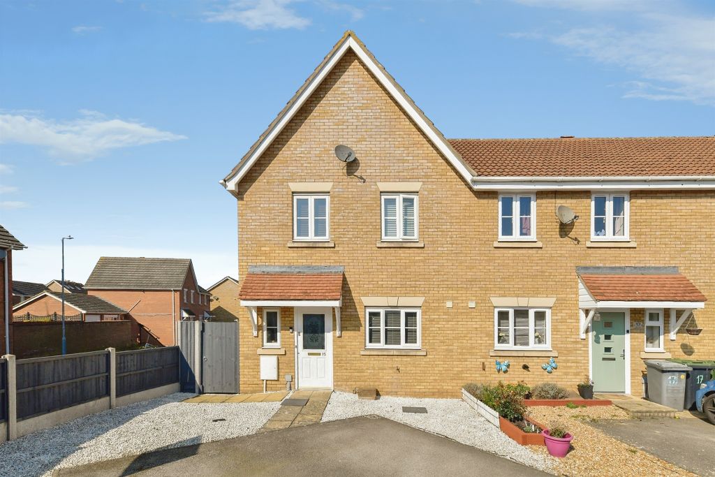 3 bed end terrace house for saleSignal Close, Henlow SG16