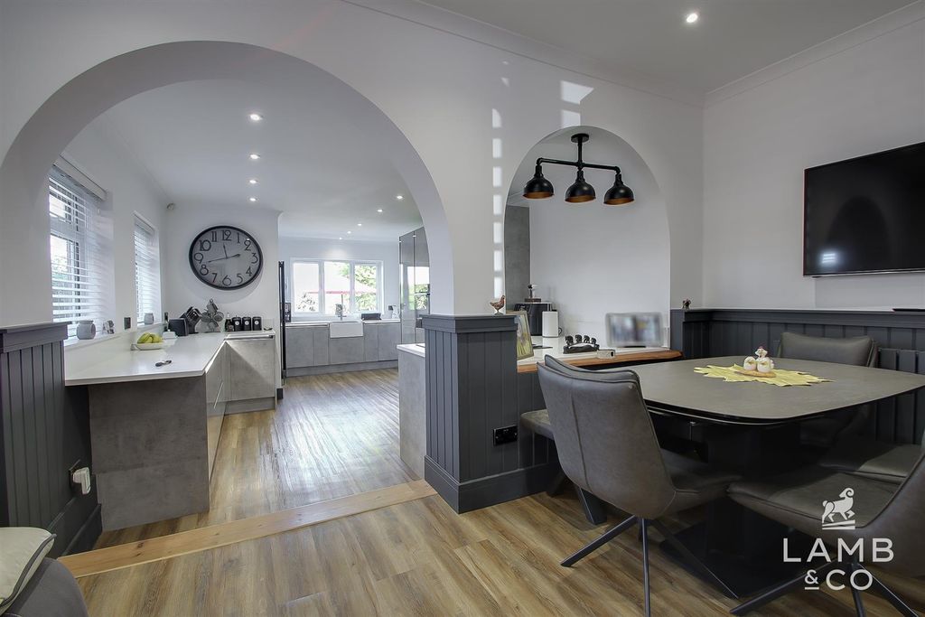 Additional image 3 of 5 bed detached house for saleFronks Road, Dovercourt CO12