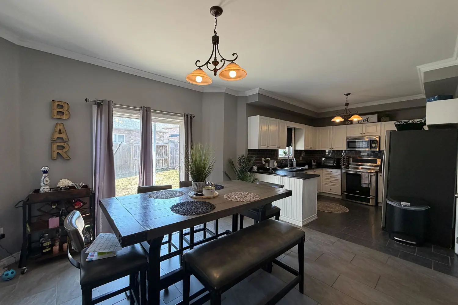 422 Mapleton Avenue photo 3