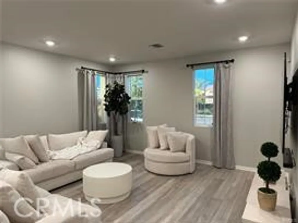 1703 Almond Tree Pl, Upland, CA 91784 photo 2