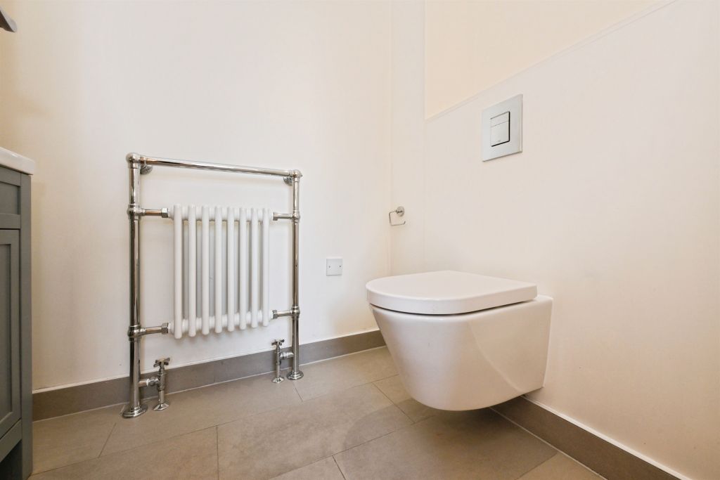 Additional image 14 of 2 bed flat for saleHigh Street, Hoddesdon EN11