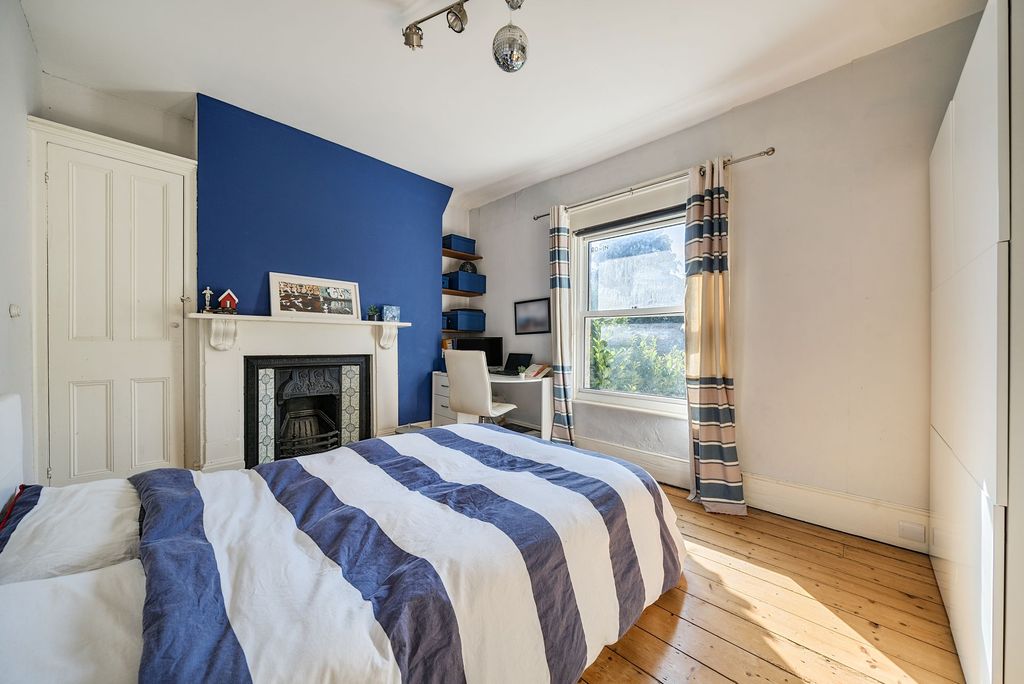 Additional image 16 of 4 bed detached house for saleKnox Road, Havant PO9