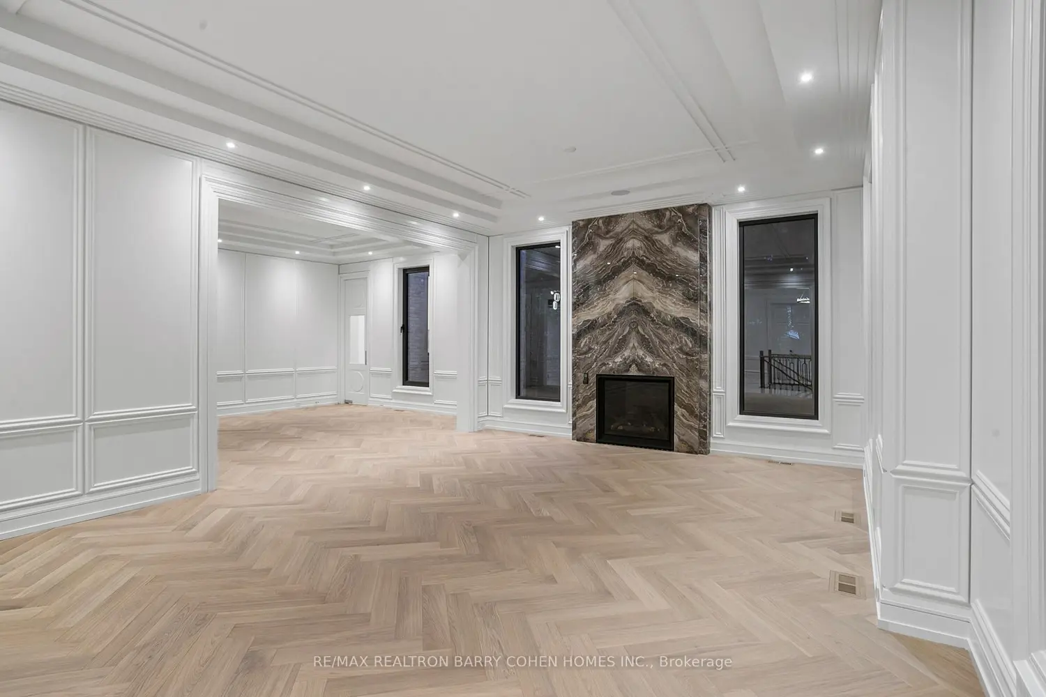 27 Penwood Crescent photo 2