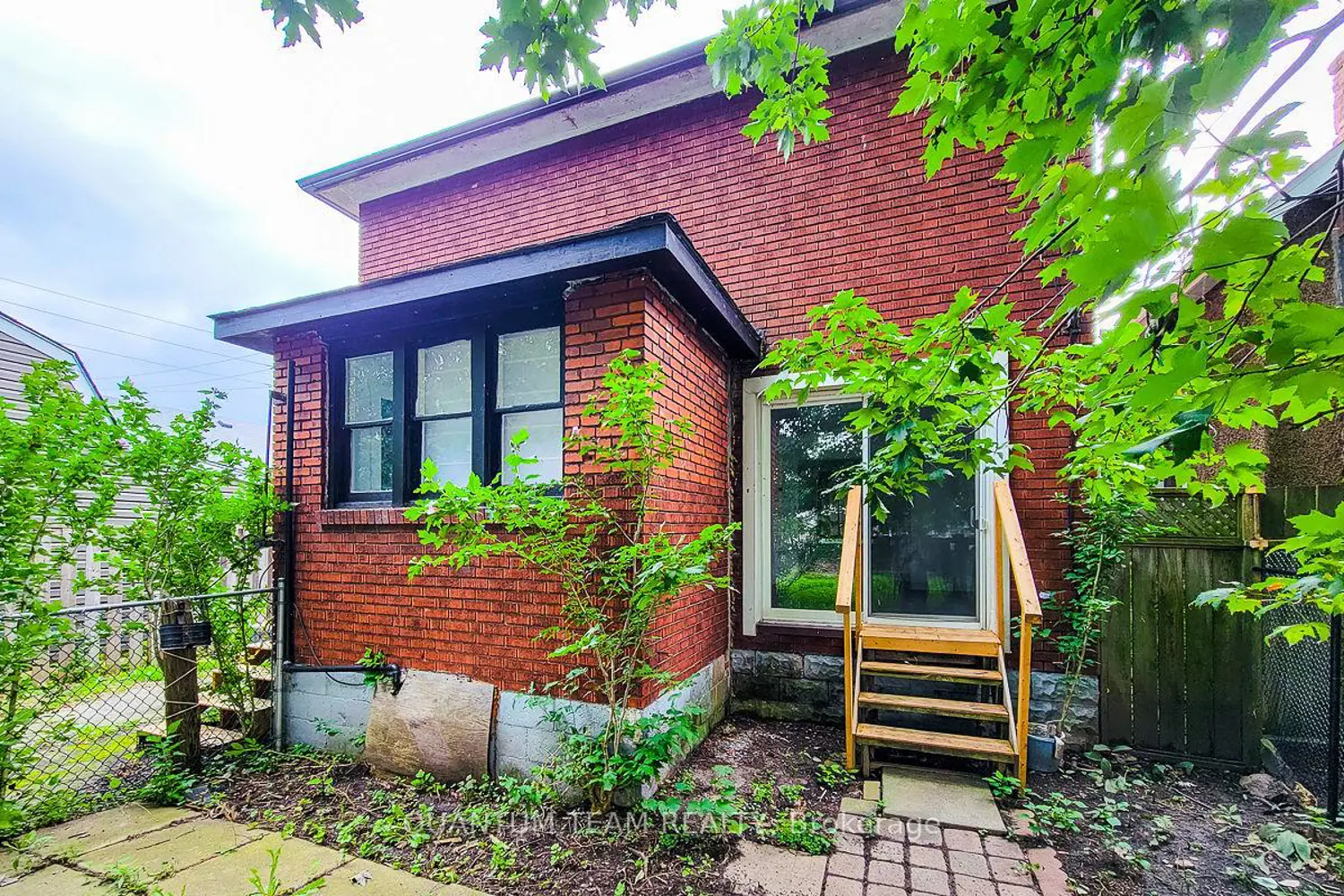 246 Davis Street photo 3