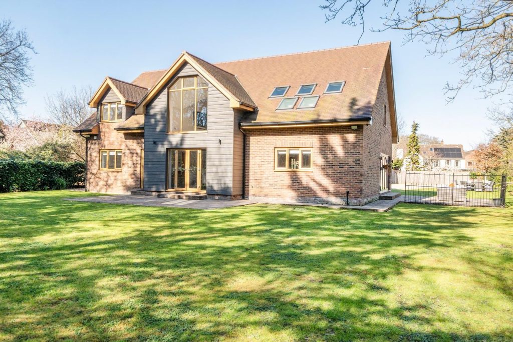 Additional image 39 of 5 bed detached house for saleNorth Close, Havant PO9