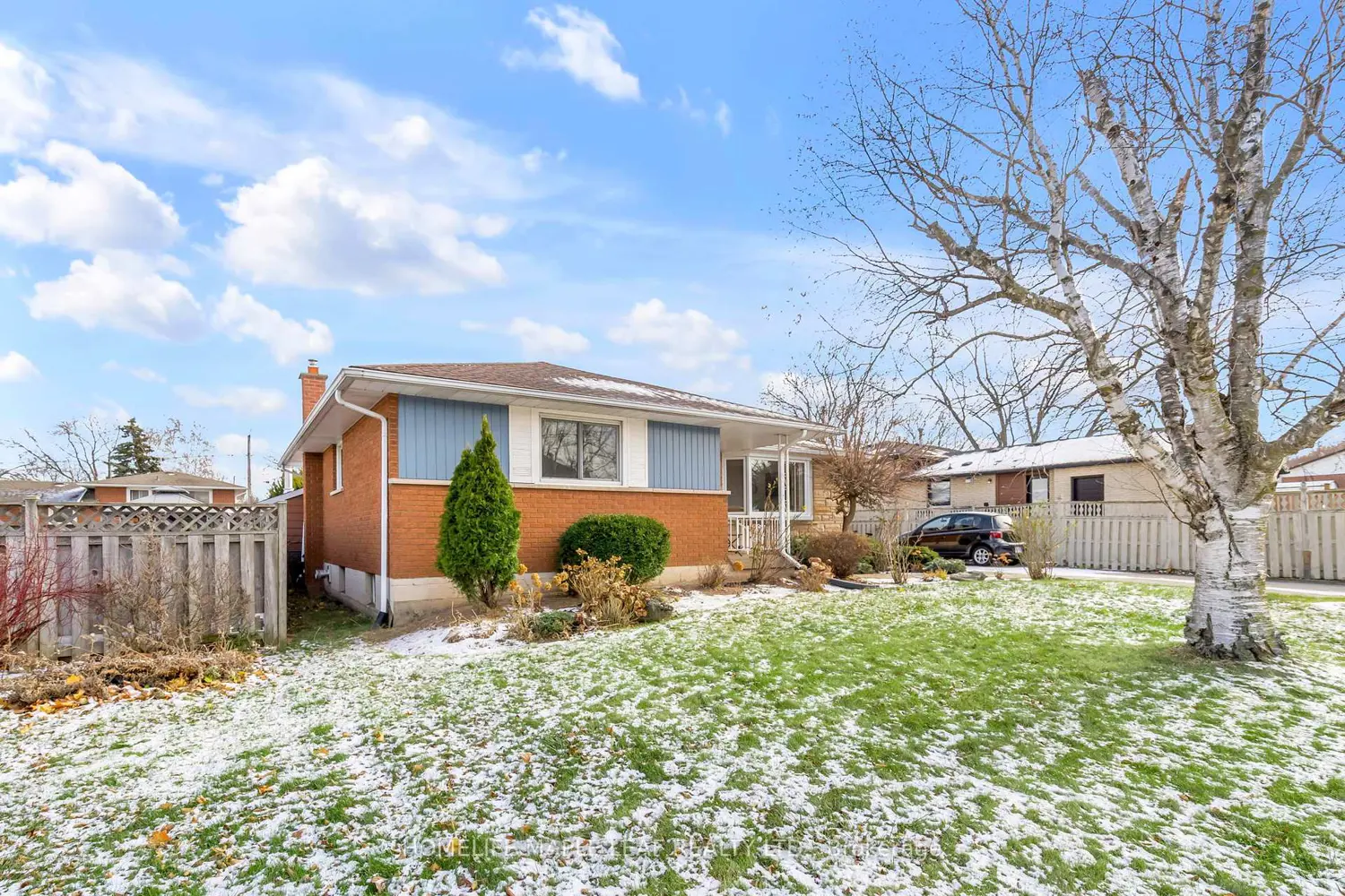 398 Kerman Avenue photo 2