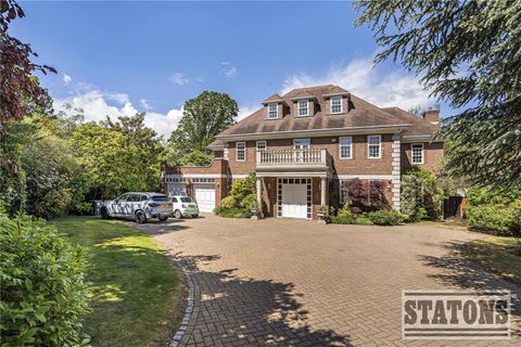 Broad Walk, London N21