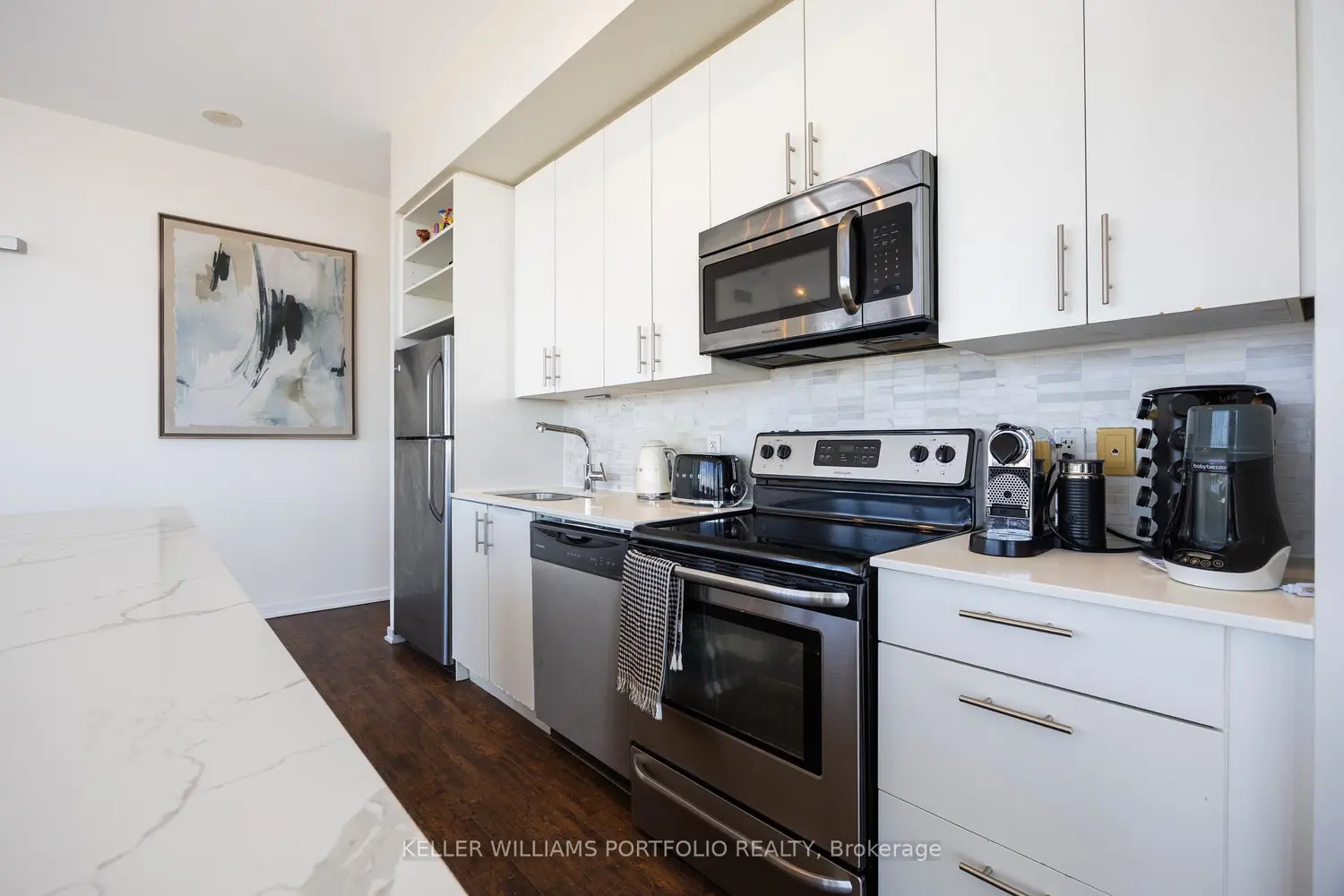 Additional image 8 of 105 The Queensway Avenue 3410
