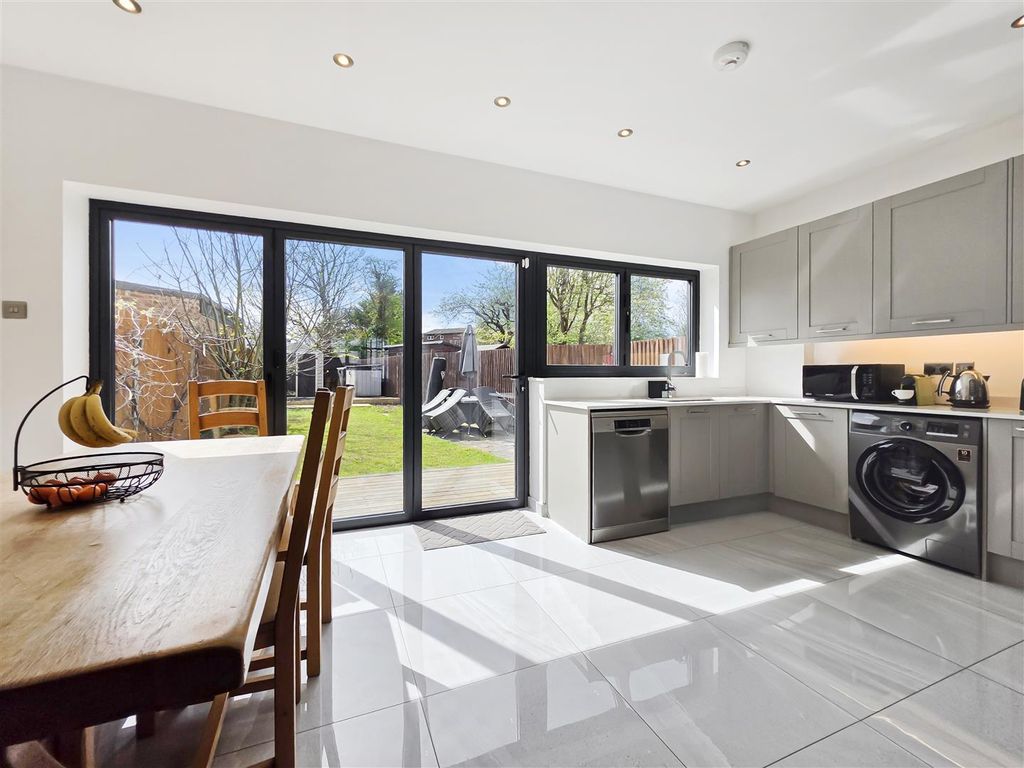 Additional image 15 of 4 bed semi-detached house for saleGledwood Gardens, Hayes UB4