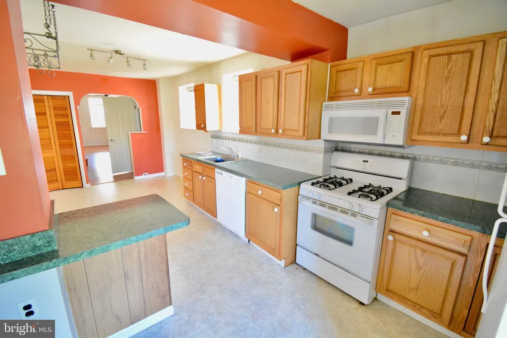 Additional image 8 of 261 Lauriston Street, Philadelphia, PA 19128