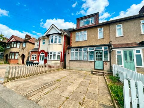 Grove Road, Romford RM6
