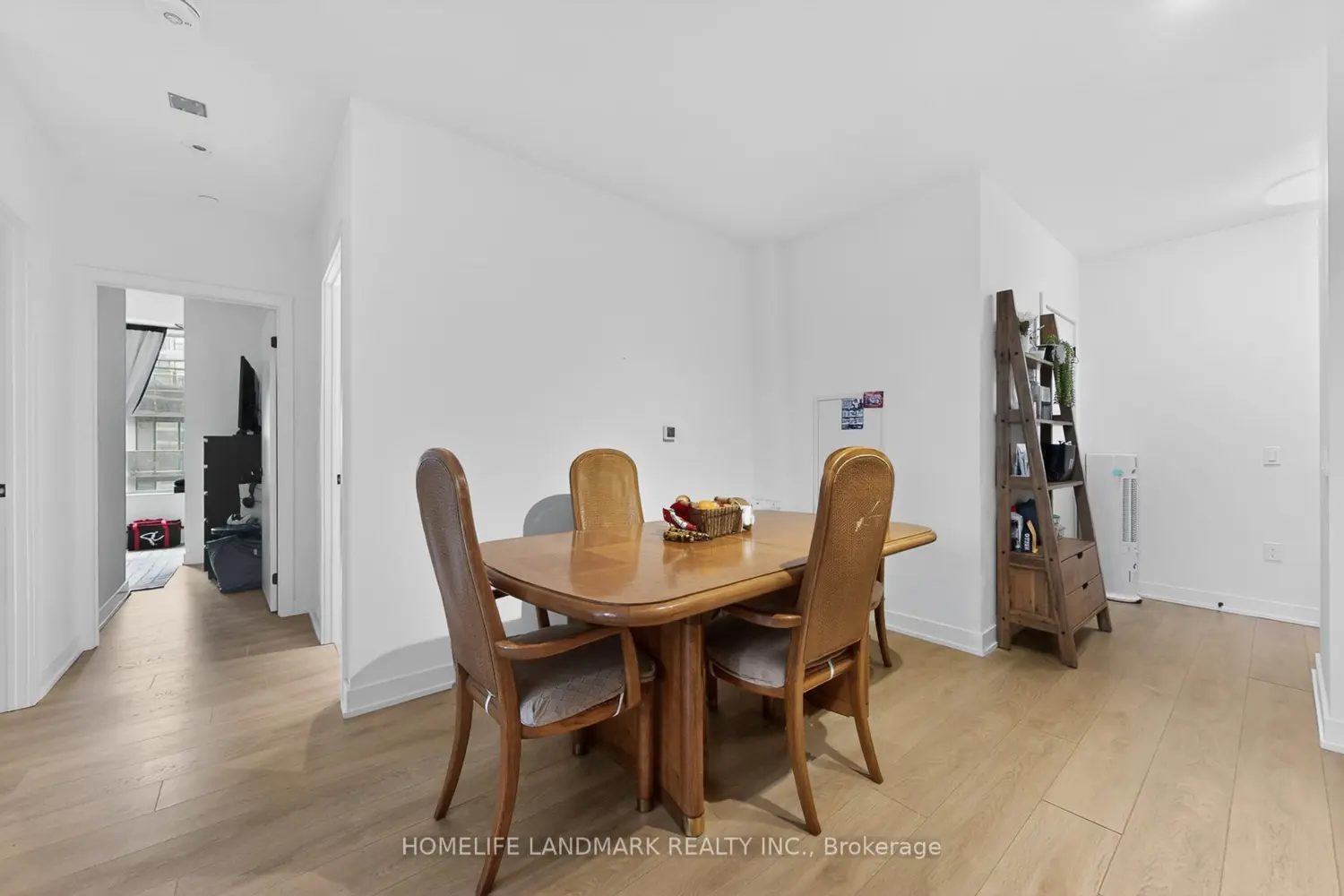 Additional image 11 of 127 Broadway Avenue 606