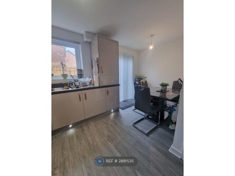 Target Crescent, Glasgow G53