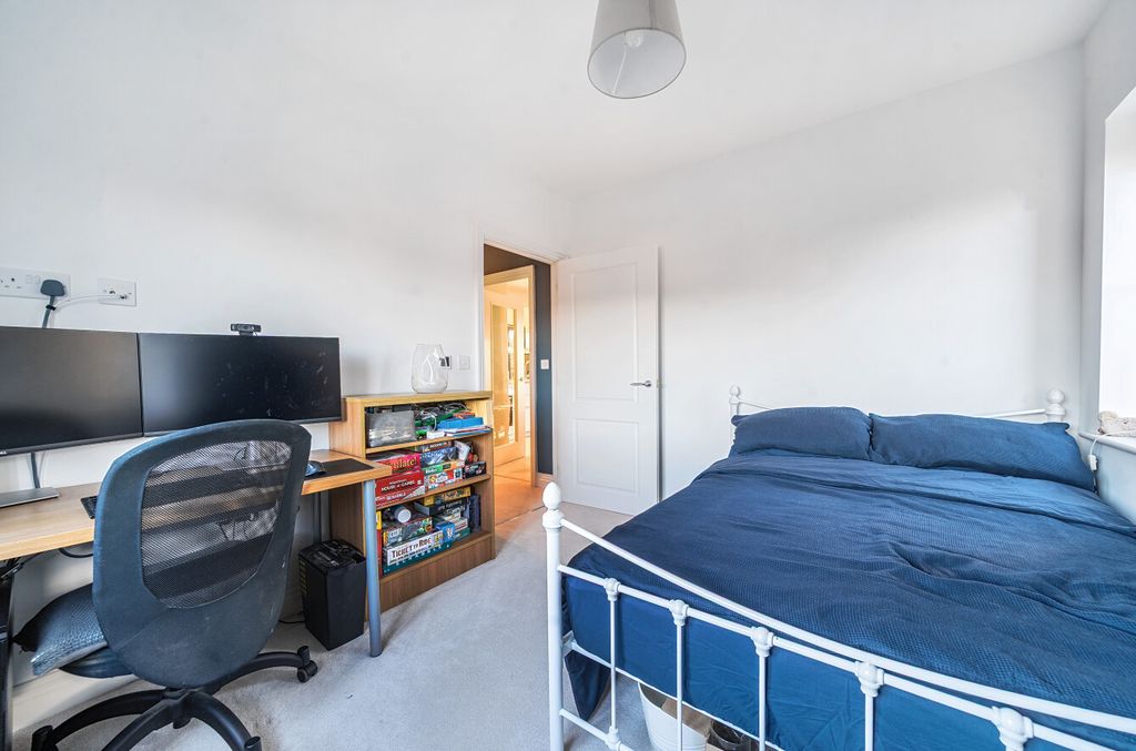Additional image 13 of 2 bed flat for saleAspen Road, High Wycombe, Buckinghamshire HP10