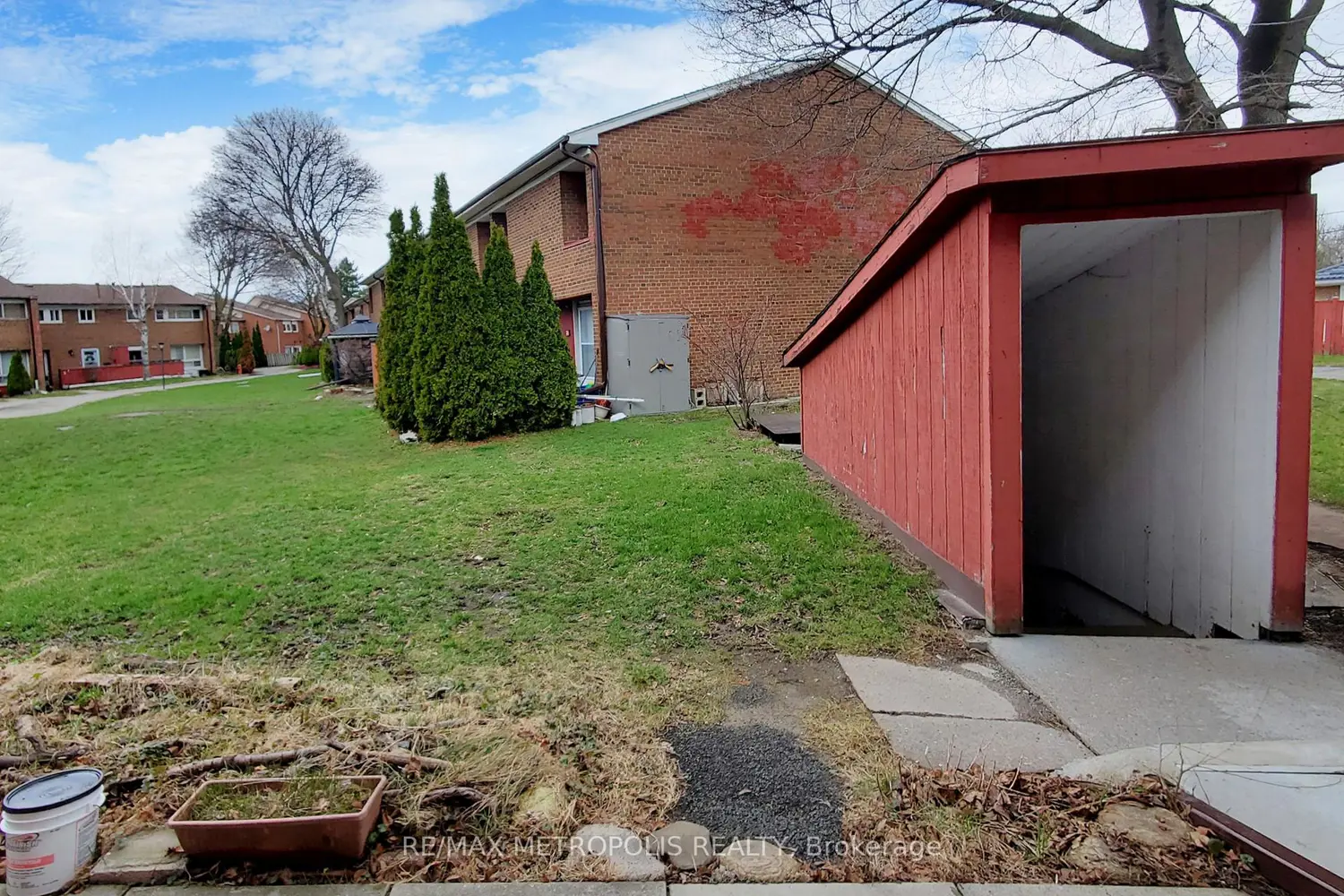 Additional image 20 of 1021 Midland Avenue 25