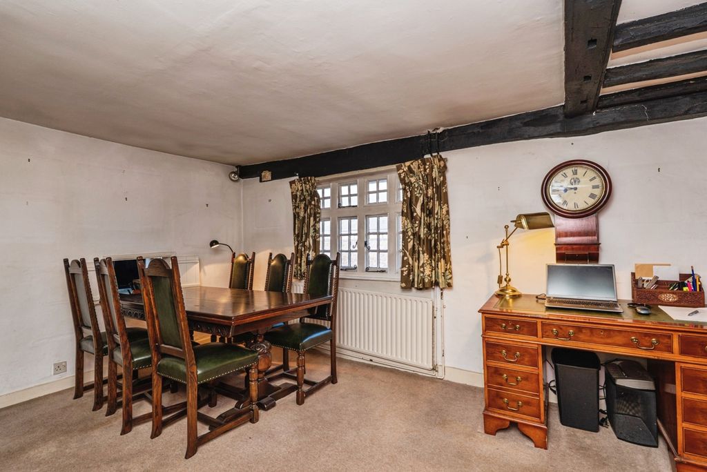 Additional image 3 of 2 bed flat for salePetworth Road, Haslemere, Surrey GU27