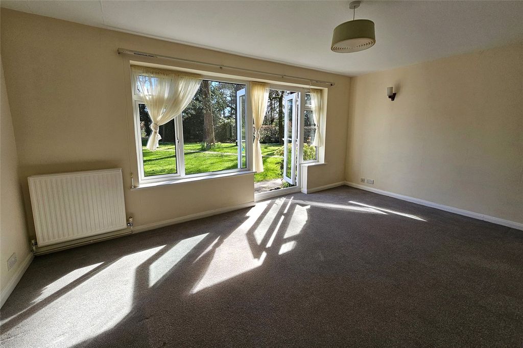Additional image 3 of 2 bed flat for saleHindhead, Surrey GU26