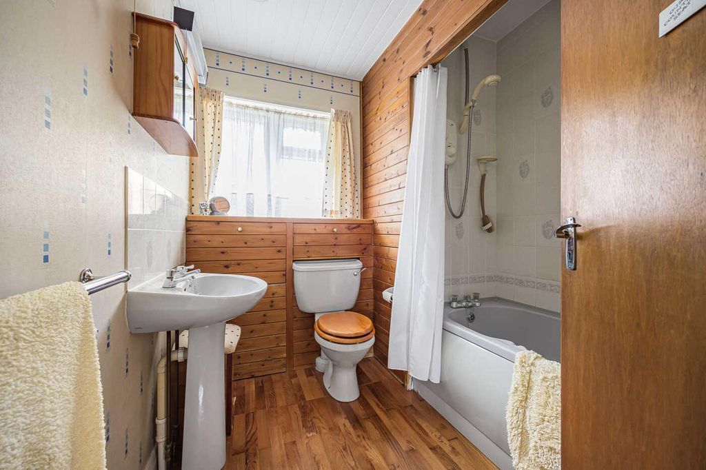 Additional image 12 of 3 bed detached bungalow for saleGreys Road, Henley-On-Thames RG9