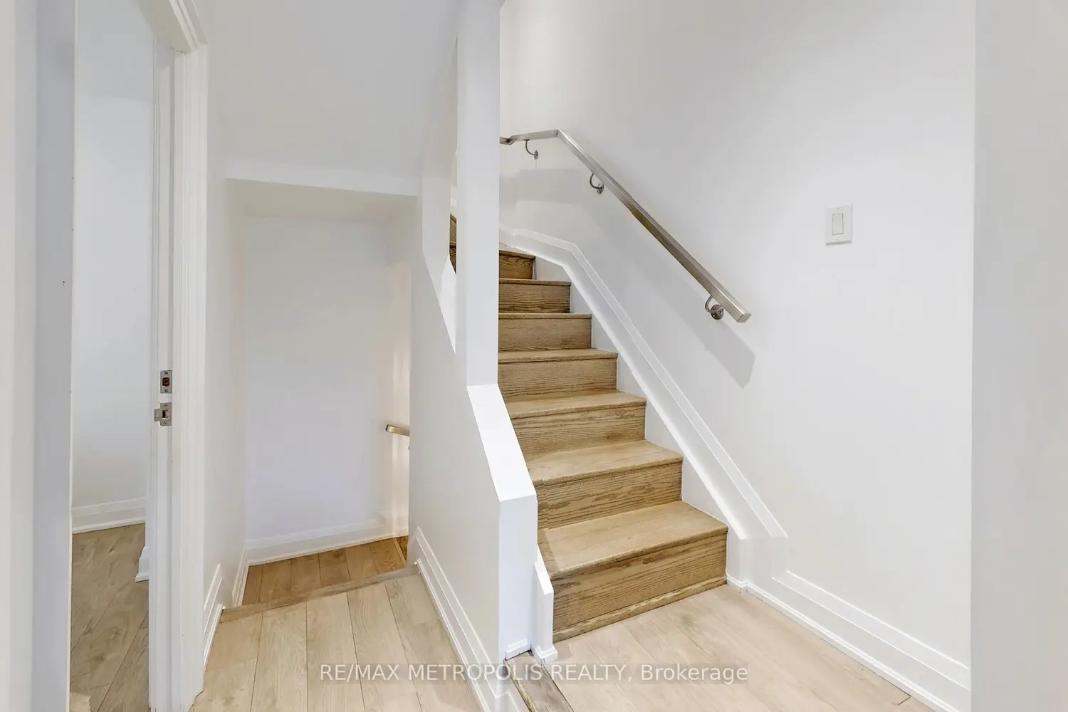 Additional image 13 of 12 Sudbury Street 404