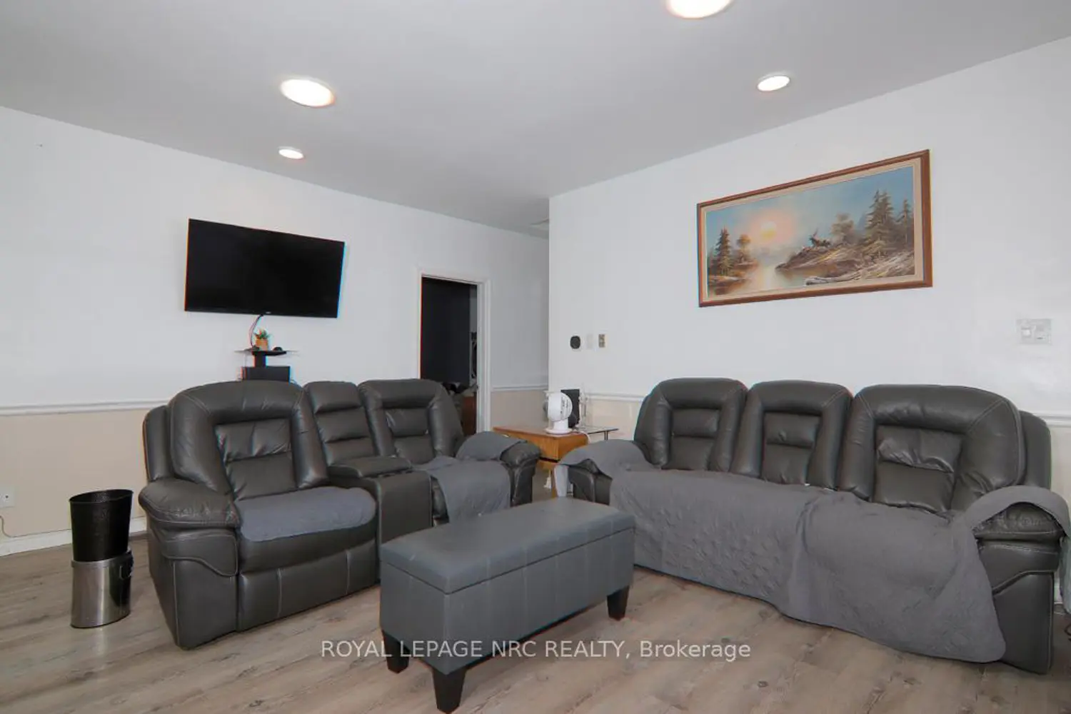 5192 Hamilton Street photo 2