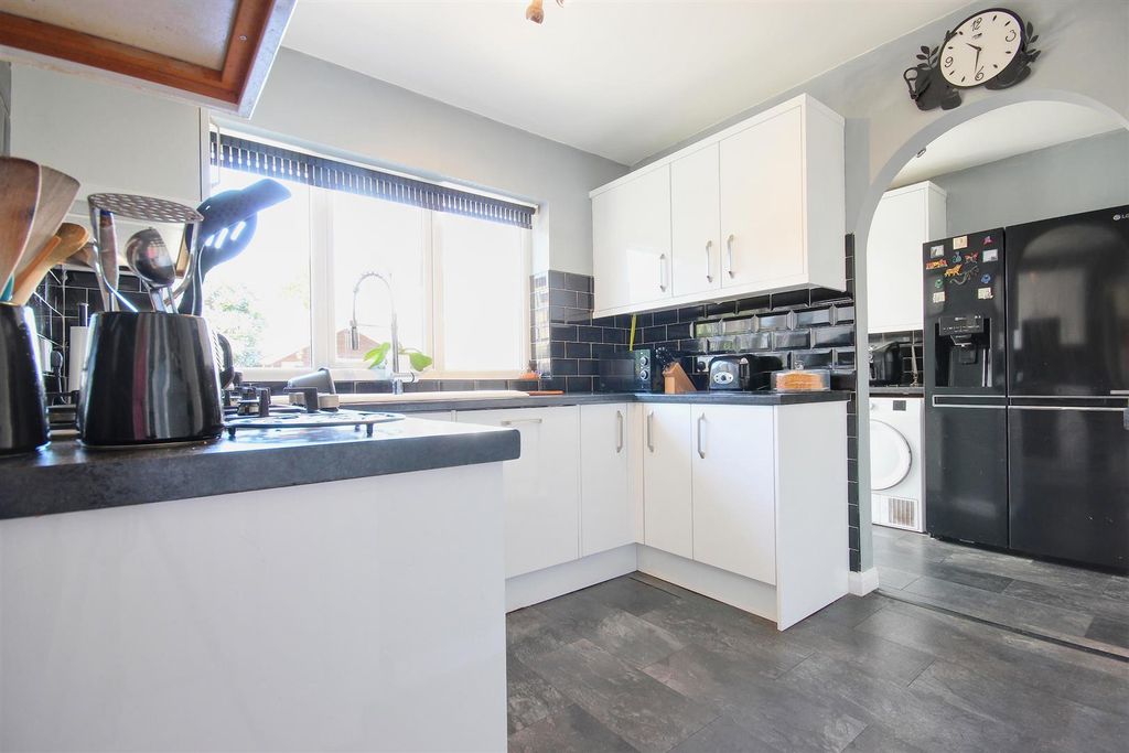 Additional image 17 of 3 bed detached bungalow for saleCheyne Walk, Hornsea HU18