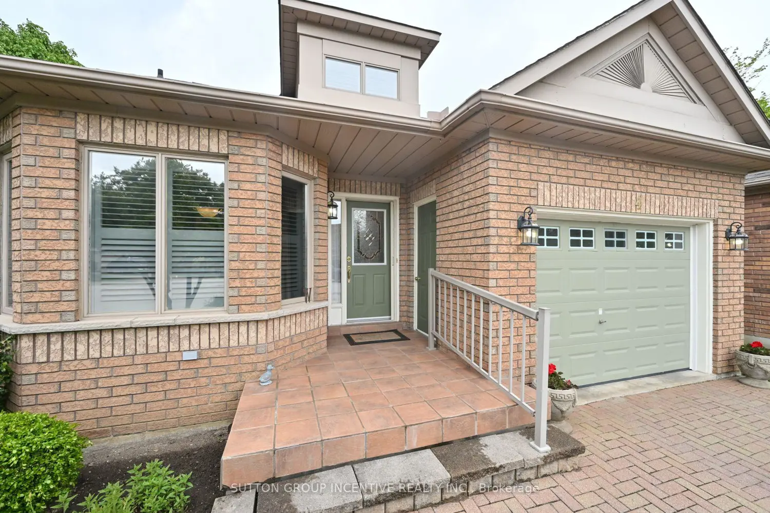4 Belair Place photo 2