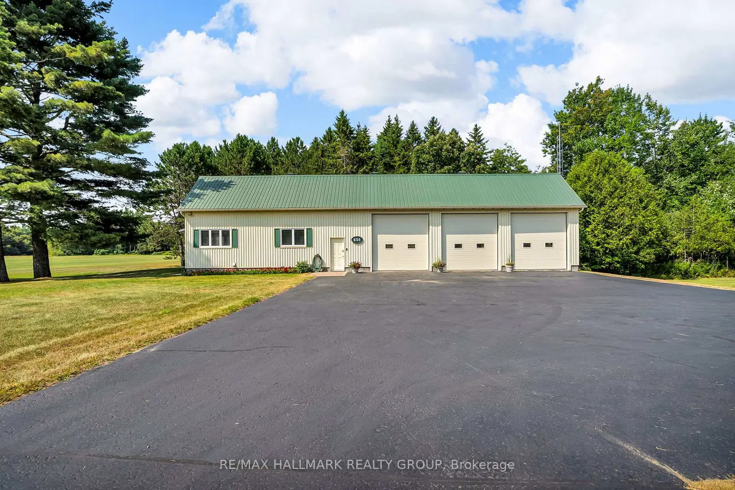 656 Ch Station Road photo 2