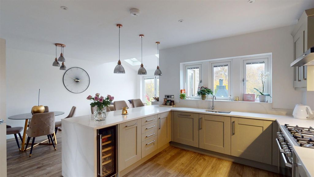 Additional image 5 of 5 bed detached house for saleVictoria Drive, Northowram, Halifax HX3