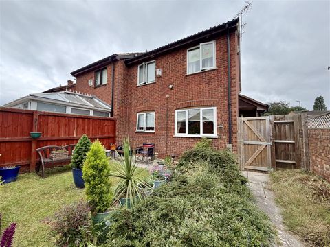 Woodward Drive, Bristol BS30