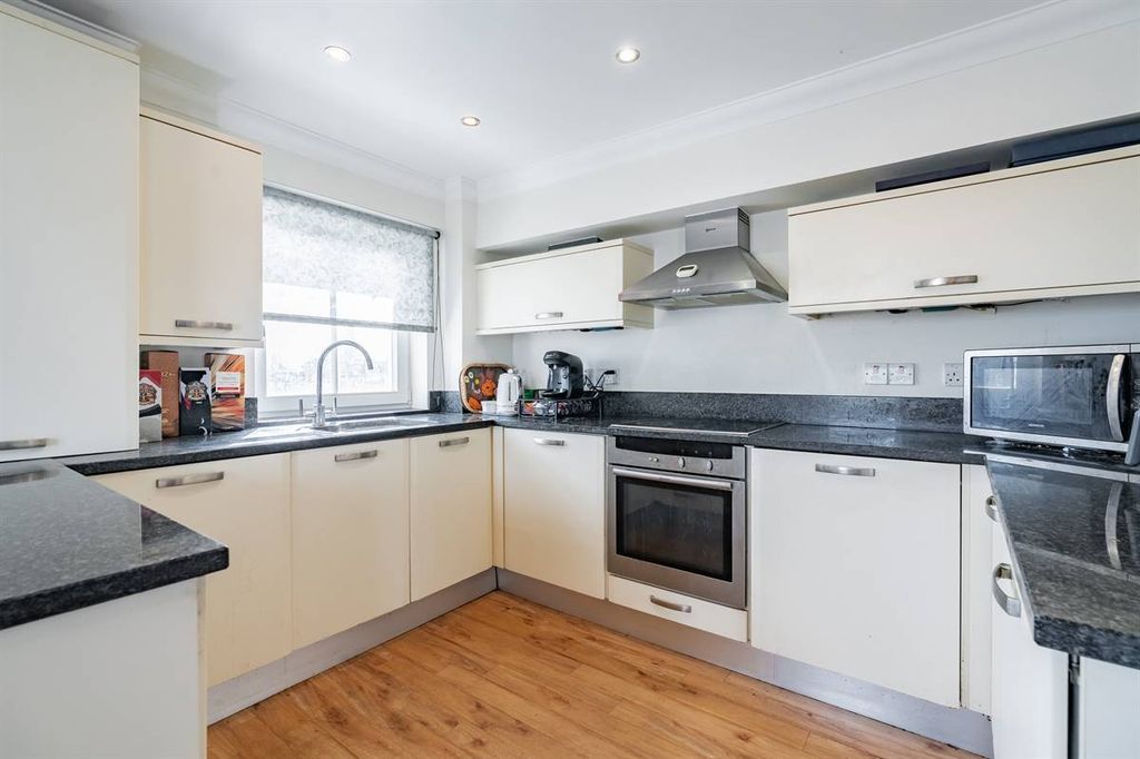 Additional image 7 of 2 bed flat for saleCentral Parade, Herne Bay CT6