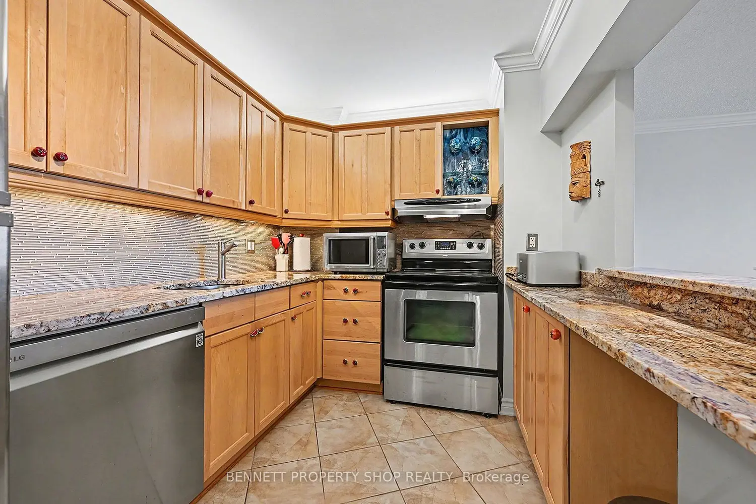 1081 Ambleside Drive 1201 photo 4