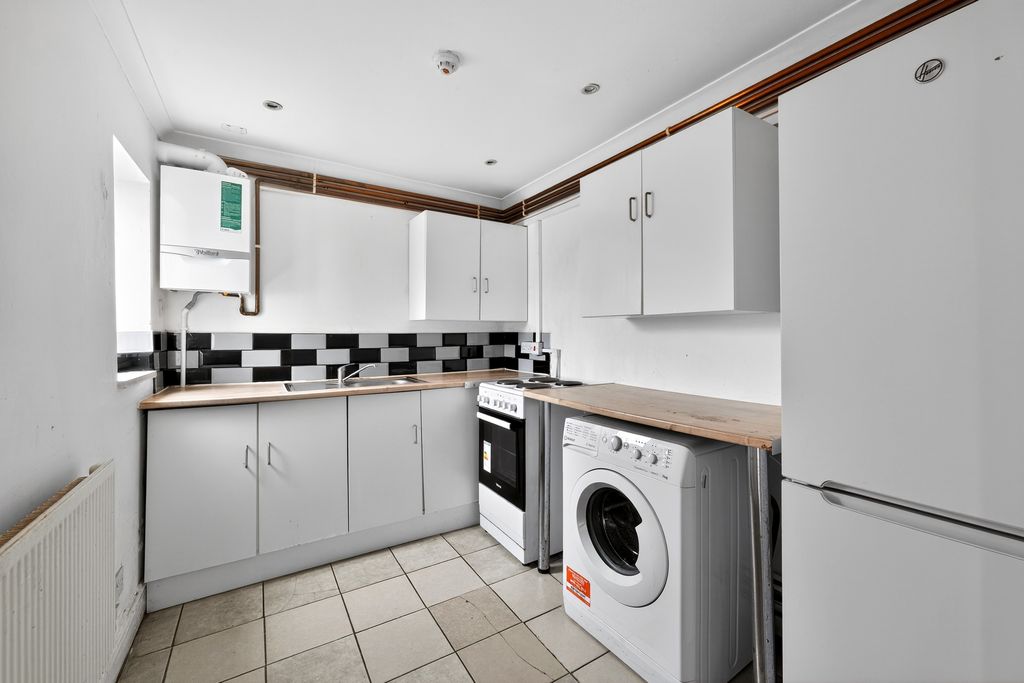 Additional image 6 of 5 bed detached house for saleWalton Road, Hoddesdon EN11