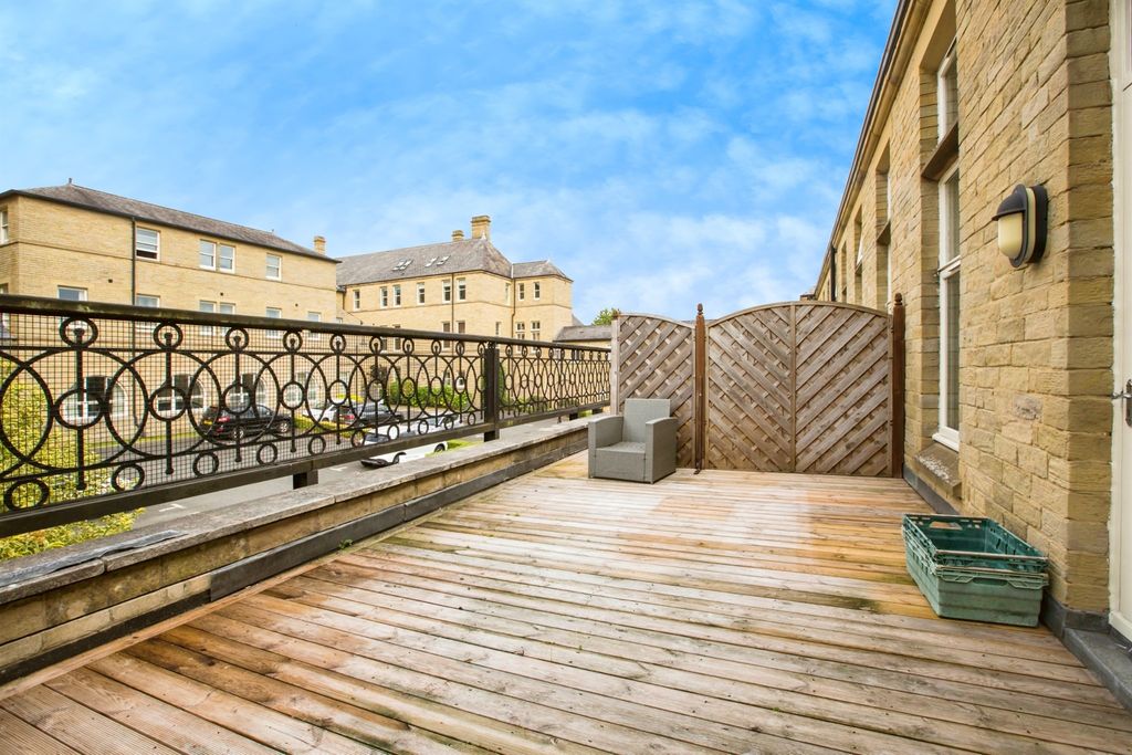 Additional image 8 of 2 bed penthouse for saleCharlotte Close, Halifax HX1