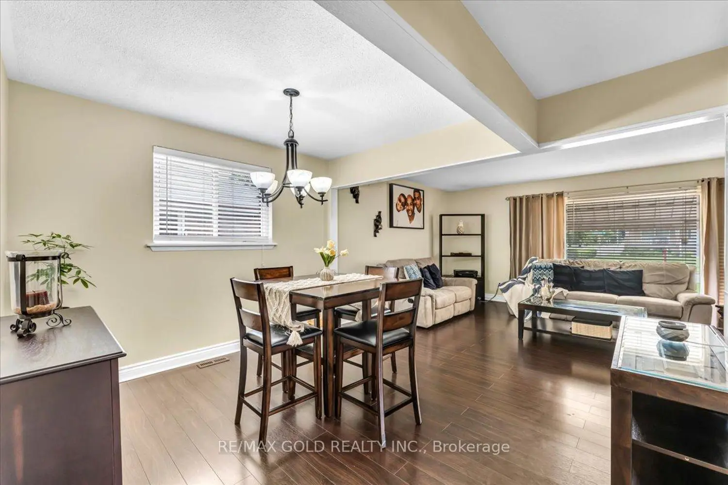 53 Dorchester Drive photo 3