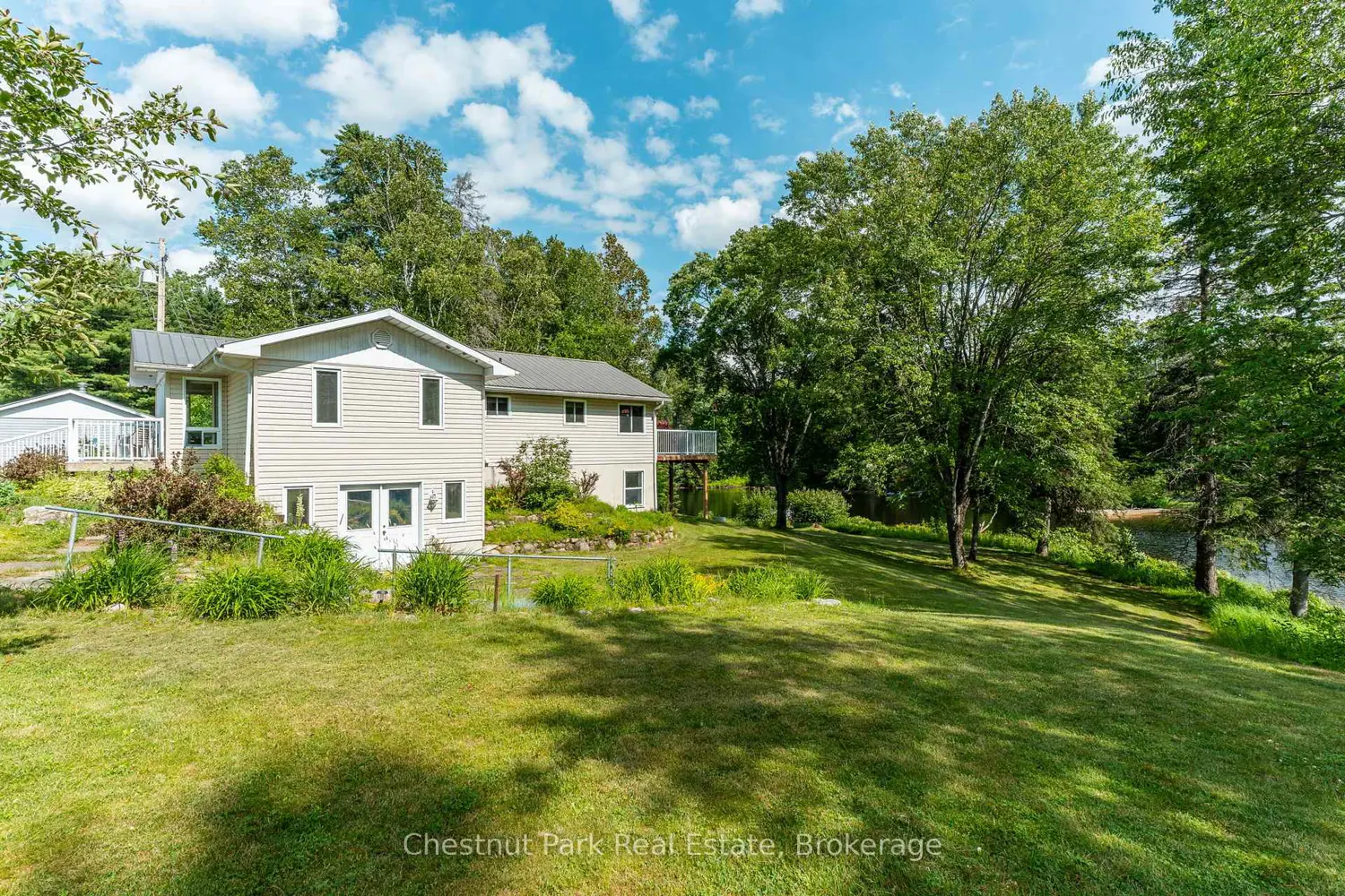 1054 Green Lake Road photo 4